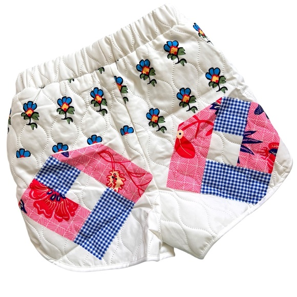 New Quilted Design Print Shorts White Pink Blue Sz S - Picture 8 of 10